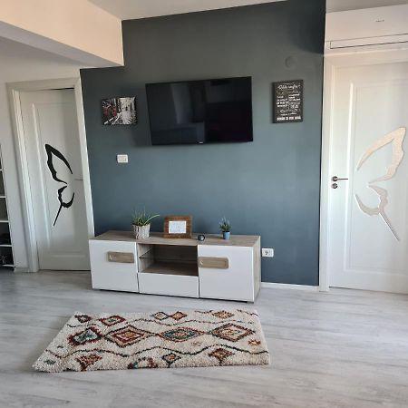 Luxury Mall Q4 Apartments Bacău Extérieur photo
