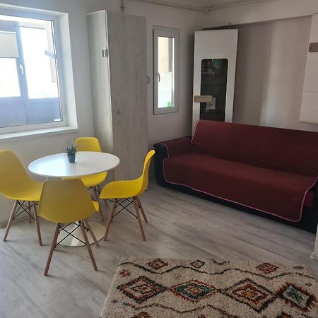 Luxury Mall Q4 Apartments Bacău Extérieur photo