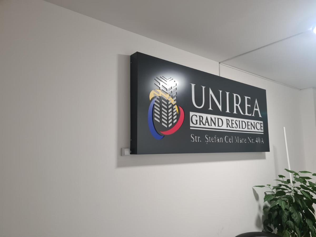 Luxury Mall Q4 Apartments Bacău Extérieur photo