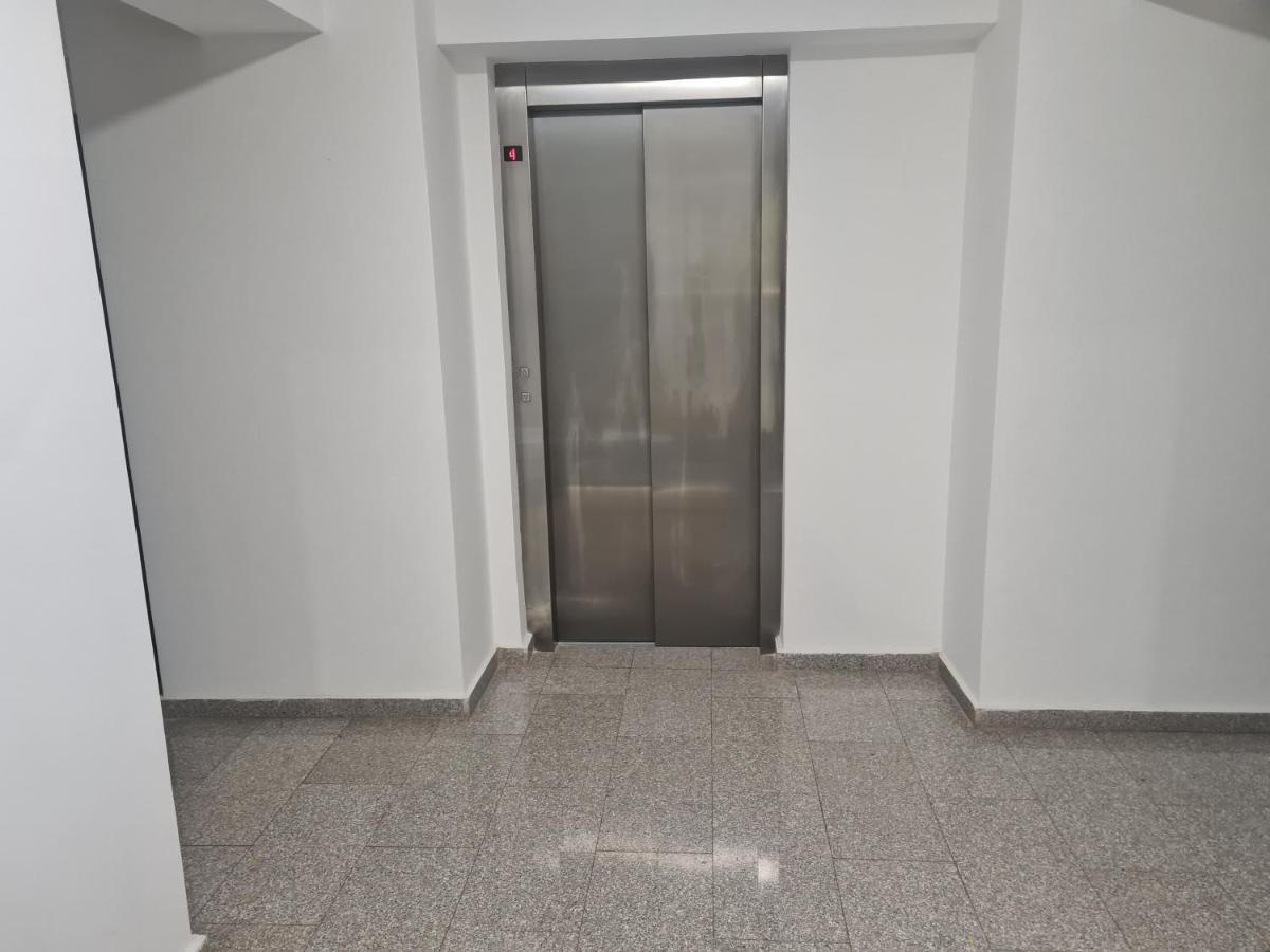 Luxury Mall Q4 Apartments Bacău Extérieur photo